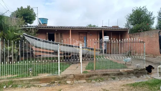 Casa com 2 Quartos à venda, 105m² no Guajuviras, Canoas