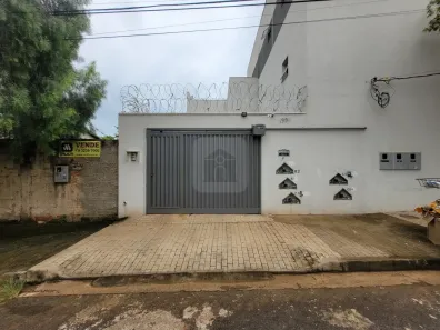 Sobrado com 2 Quartos para alugar, 250m² no Segismundo Pereira, Uberlândia