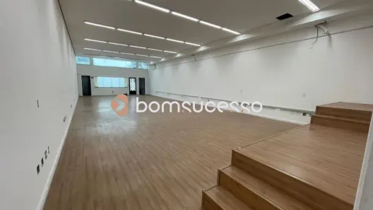 Prédio Comercial para alugar, 750m² no Vila Carrão, São Paulo