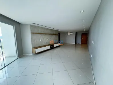 Apartamento com 4 Quartos para alugar, 207m² no Praia do Pecado, Macaé