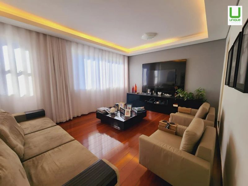 Apartamento com 4 quartos — Santa Efigênia, Belo Horizonte