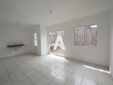 Casa de Condomínio com 2 Quartos para alugar, 60m² no Aclimação, Uberlândia