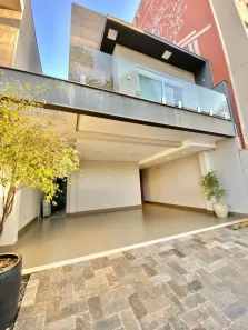 Sobrado com 5 Quartos à venda, 370m² no Vila Santo Antônio, Maringá