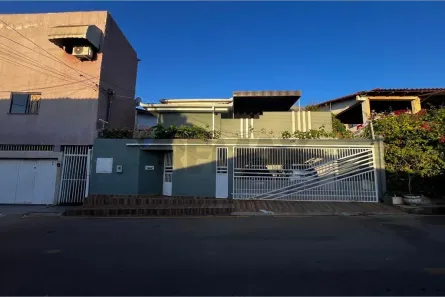Sobrado com 6 Quartos à venda, 368m² no Vila Planalto, Brasília