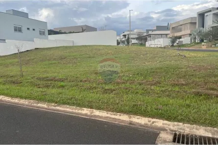 Lote/Terreno à venda, 827m² no Shopping Park, Uberlândia