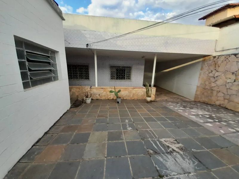 Casa com 3 quartos — Caiçaras, Belo Horizonte