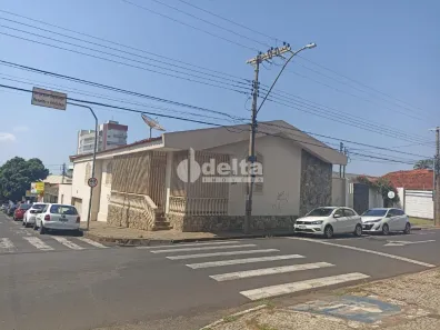 Ponto Comercial para alugar, 330m² no Fundinho, Uberlândia
