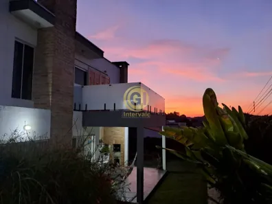 Sobrado com 3 Quartos à venda, 354m² no Centro, Guararema