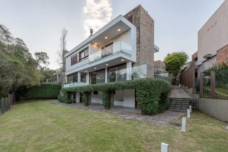 Casa de Condomínio com 4 Quartos para venda ou aluguel, 493m² no Agronomia, Porto Alegre