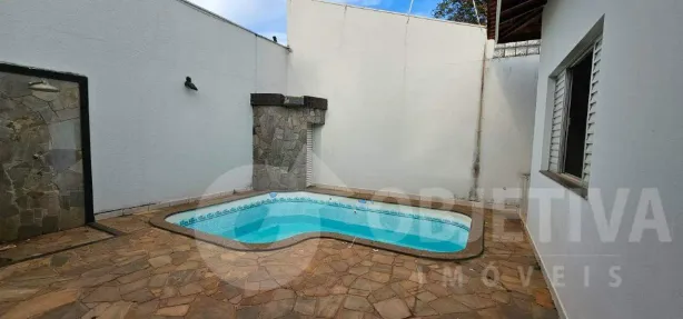 Casa com 4 Quartos para alugar, 240m² no Morada da Colina, Uberlândia