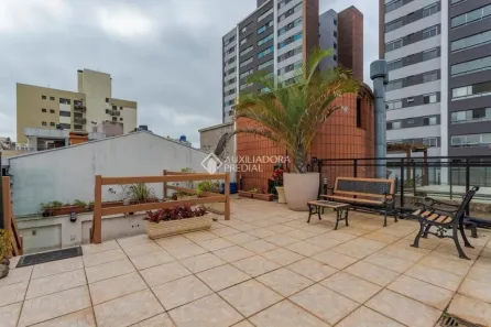 Apartamento com 3 Quartos para alugar, 206m² no Petrópolis, Porto Alegre