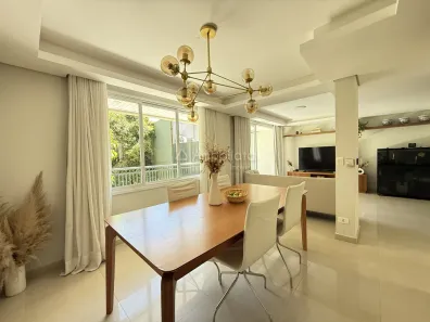 Casa com 4 Quartos à venda, 256m² no Santo Inácio, Curitiba