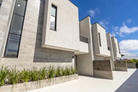 Sobrado com 3 Quartos à venda, 142m² no São Braz, Curitiba