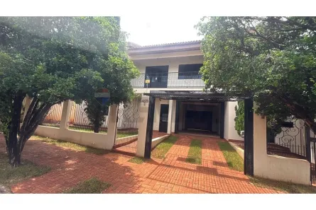 Sobrado com 3 Quartos à venda, 256m² no Jardim Floriza, Tangará da Serra