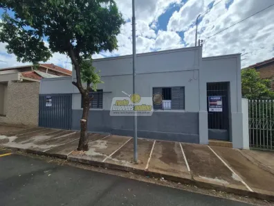 Casa com 3 Quartos para alugar, 111m² no São Benedito, Uberaba