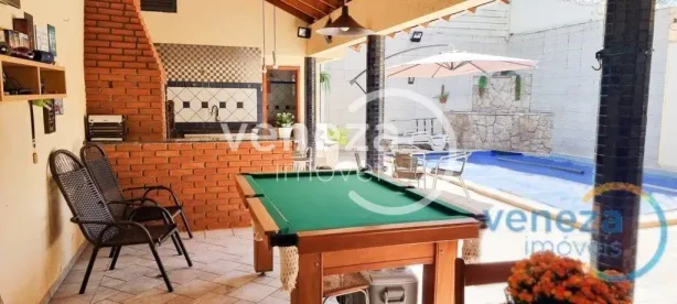 Casa com 4 Quartos à venda, 298m² no Vila Fujita, Londrina