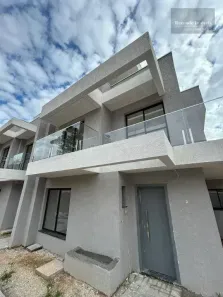 Sobrado com 3 Quartos à venda, 119m² no Uberaba, Curitiba