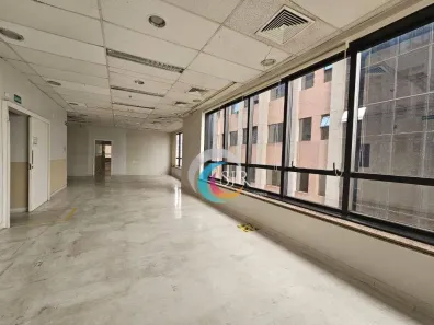 Sala Comercial para alugar, 300m² no Vila Olímpia, São Paulo
