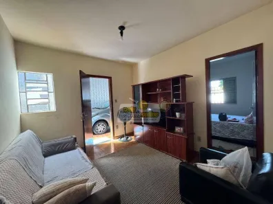 Casa com 3 Quartos à venda, 134m² no Leblon, Uberaba