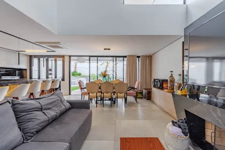 Casa com 4 Quartos à venda, 380m² no Vila Assunção, Porto Alegre