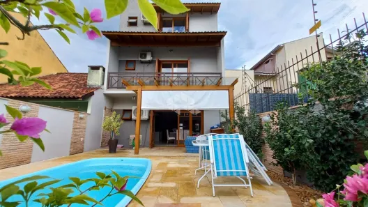 Casa com 2 Quartos à venda, 142m² no Hípica, Porto Alegre