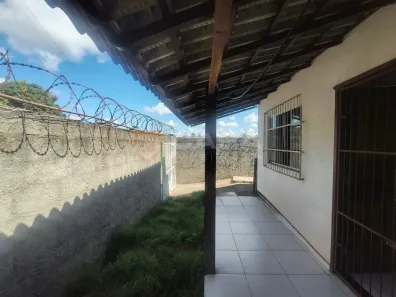Casa com 2 Quartos à venda, 75m² no São Francisco, Serra