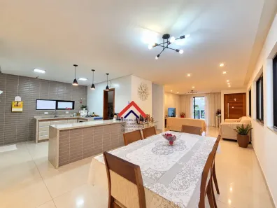 Casa de Condomínio com 3 Quartos à venda, 240m² no Lagoa, Macaé