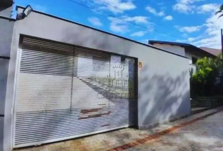 Casa com 3 Quartos à venda, 450m² no Champagnat, Londrina
