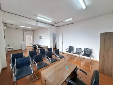 Sala Comercial para alugar, 136m² no Centro, Belo Horizonte