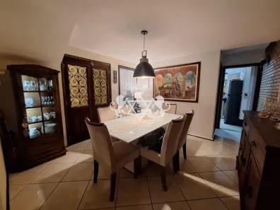 Sobrado com 3 Quartos à venda, 171m² no Jardim Primavera, Caraguatatuba