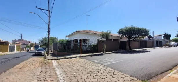 Casa com 3 Quartos à venda, 238m² no Centro, Araraquara