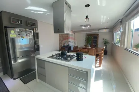 Sobrado com 4 Quartos à venda, 309m² no Campos do Iguaçu, Foz do Iguaçu