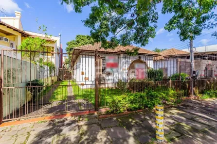 Casa com 2 Quartos à venda, 60m² no Passo da Areia, Porto Alegre