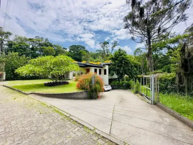 Casa de Condomínio com 3 Quartos à venda, 395m² no Carangola, Petrópolis