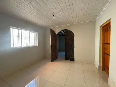 Casa com 3 Quartos para alugar, 245m² no Goiabeira, Cuiabá