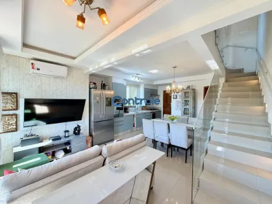 Sobrado com 3 Quartos à venda, 87m² no Forquilhas, São José