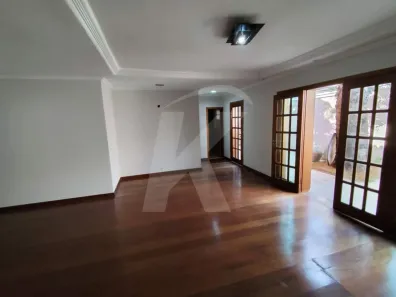 Casa com 3 Quartos à venda, 200m² no Vila Paiva, São Paulo