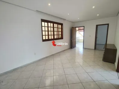 Casa com 3 Quartos para alugar, 140m² no Sagrada Família, Belo Horizonte