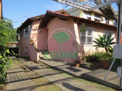 Casa com 3 Quartos à venda, 280m² no Santo Antônio, Porto Alegre