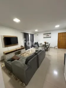 Apartamento com 3 Quartos para alugar, 120m² no Santa Mônica, Uberlândia