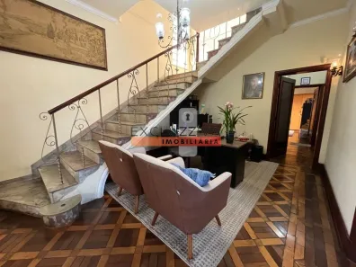Sobrado com 5 Quartos à venda, 260m² no Centro, Taubaté