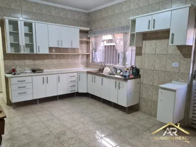 Sobrado com 3 Quartos à venda, 179m² no Jardim Elvira, Osasco