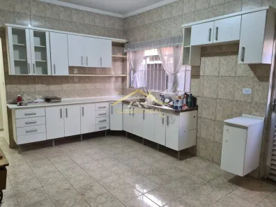 Sobrado com 3 Quartos à venda, 180m² no Jardim Elvira, Osasco