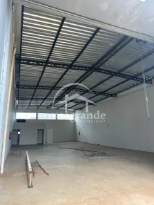 Galpão/Depósito/Armazém para alugar, 240m² no Grand Ville, Uberlândia