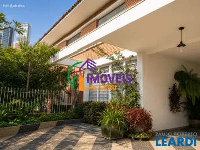 Sobrado com 3 Quartos à venda, 370m² no Vila Madalena, São Paulo