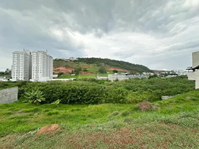 Lote/Terreno à venda, 366m² no Santos Dumont, Juiz de Fora