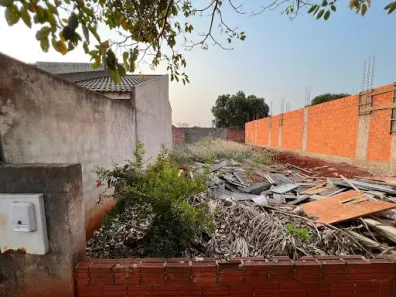 Lote/Terreno à venda, 200m² no Jardim Oriental, Maringá