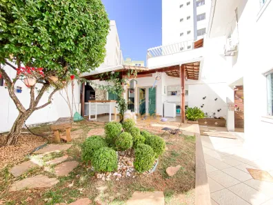 Casa com 3 Quartos à venda, 247m² no Manacás, Belo Horizonte