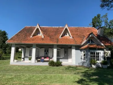 Fazenda/Sítio com 5 Quartos à venda, 500m² no São Caetano, Porto Alegre