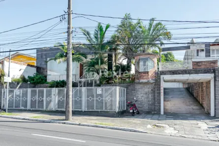 Casa com 3 Quartos à venda, 240m² no Cavalhada, Porto Alegre